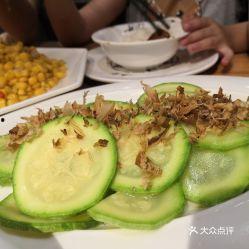 成都早上吃瓜图,市民图鉴生活美好瞬间