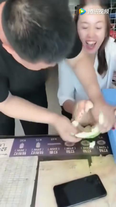 儿子喊老公吃瓜,揭秘家庭温馨瞬间